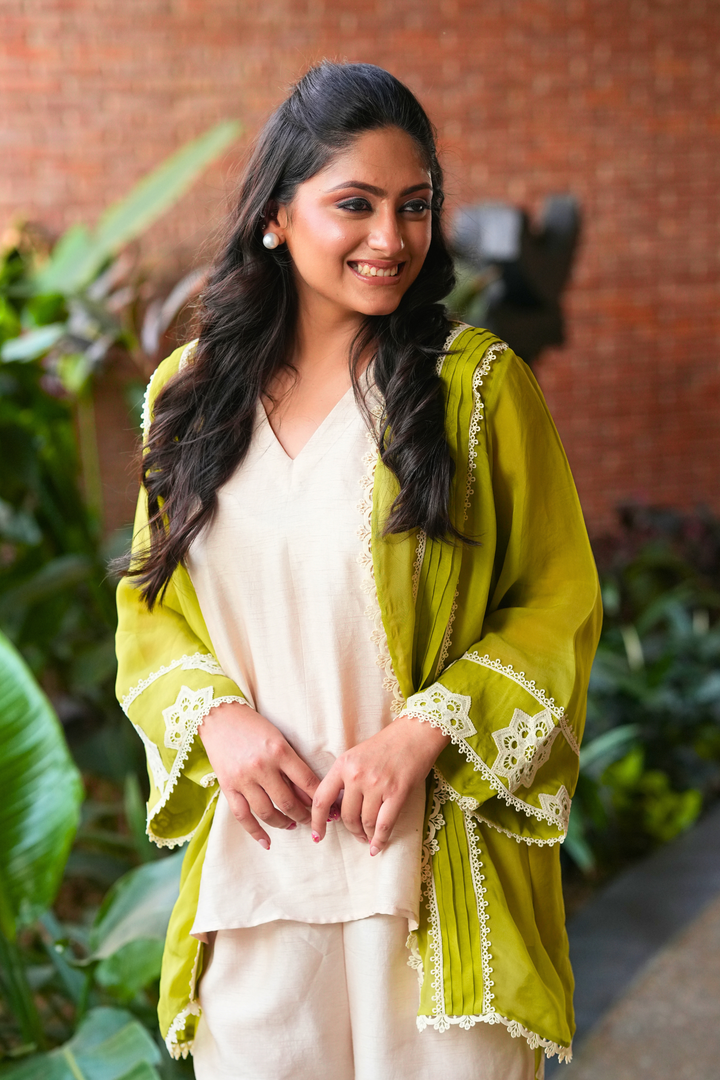 Titli Cape Set