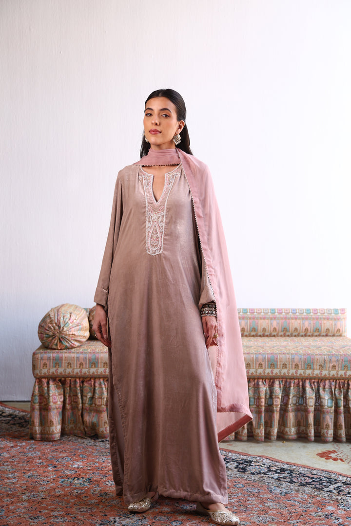 AMIRAN ROSE PINK LONG KAFTAN