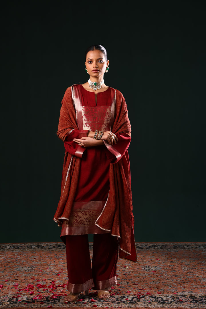 SHANTI PRIYA KURTA BANARSI RED
