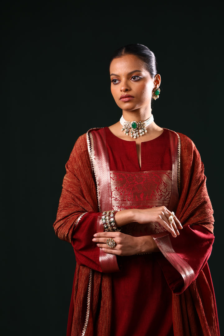 SHANTI PRIYA KURTA BANARSI RED