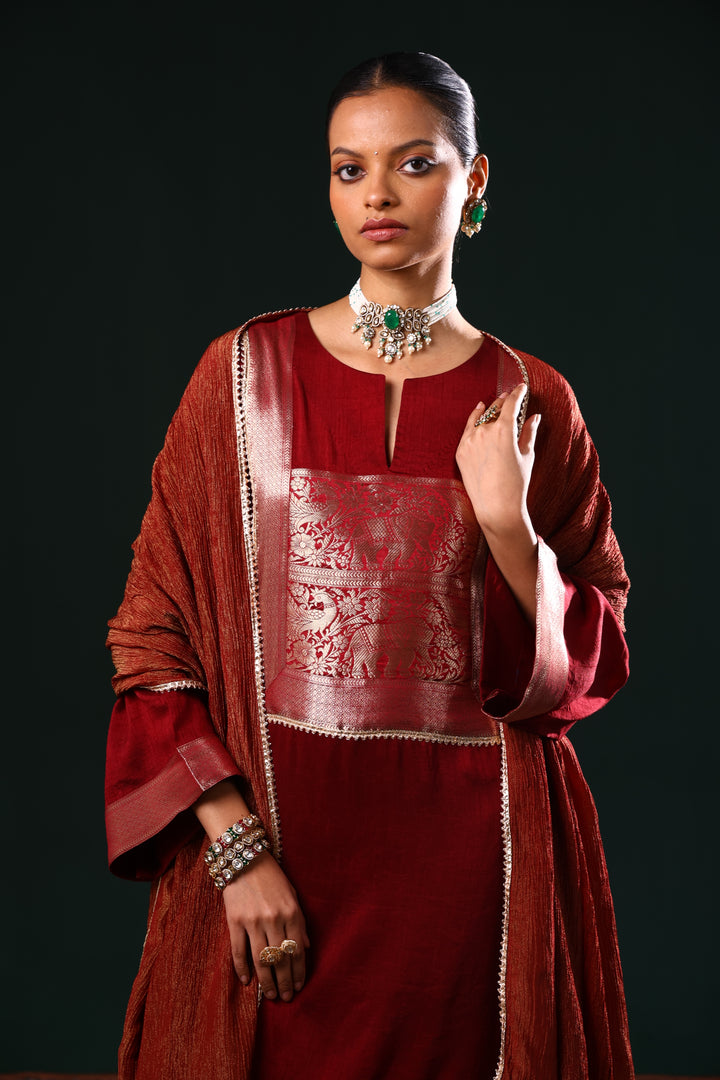 SHANTI PRIYA KURTA BANARSI RED