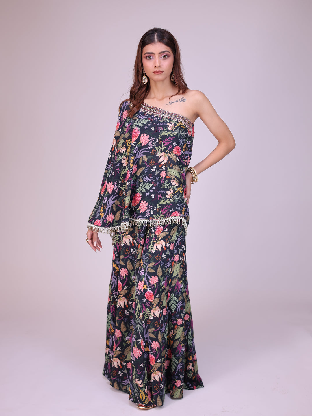 Rehaana One shoulder set