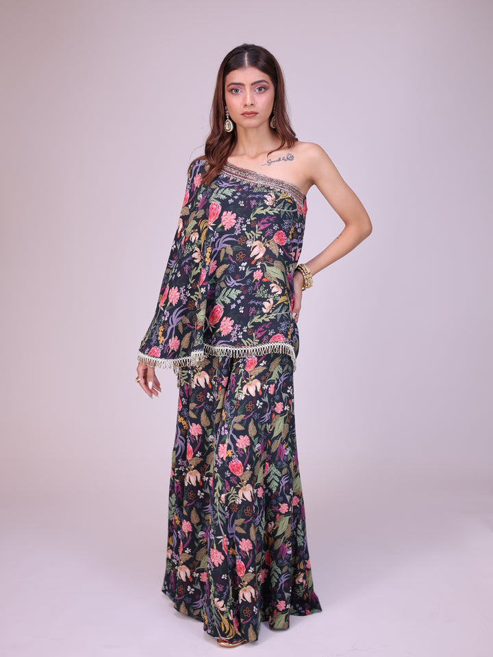 Rehaana One shoulder set