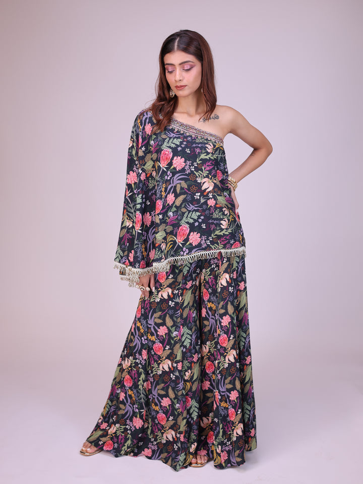 Rehaana One shoulder set