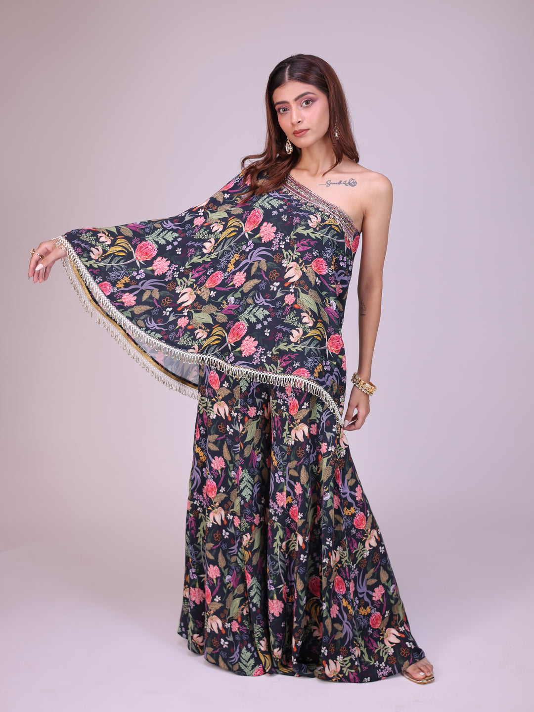 Rehaana One shoulder set