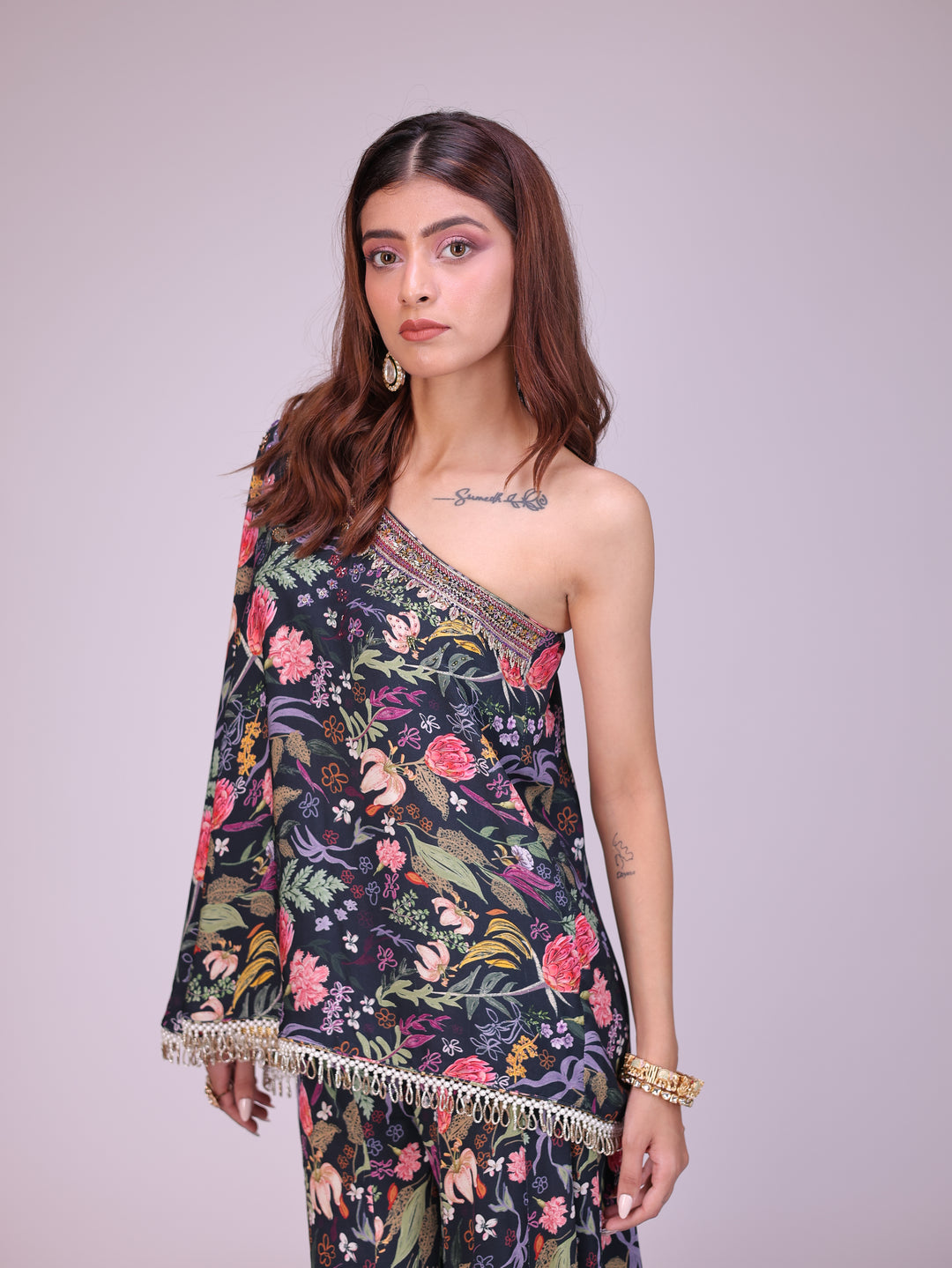 Rehaana One shoulder set