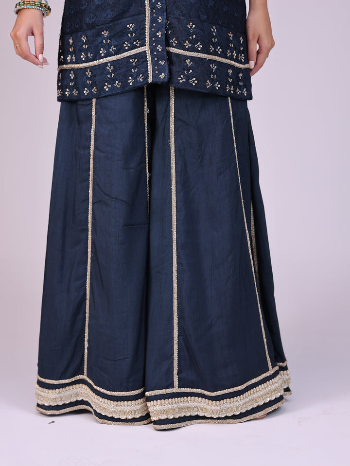 Aina Sleeveless panelled set