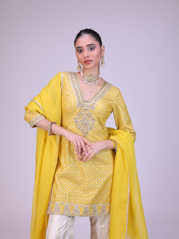 Fiza Short kurta bell bottom