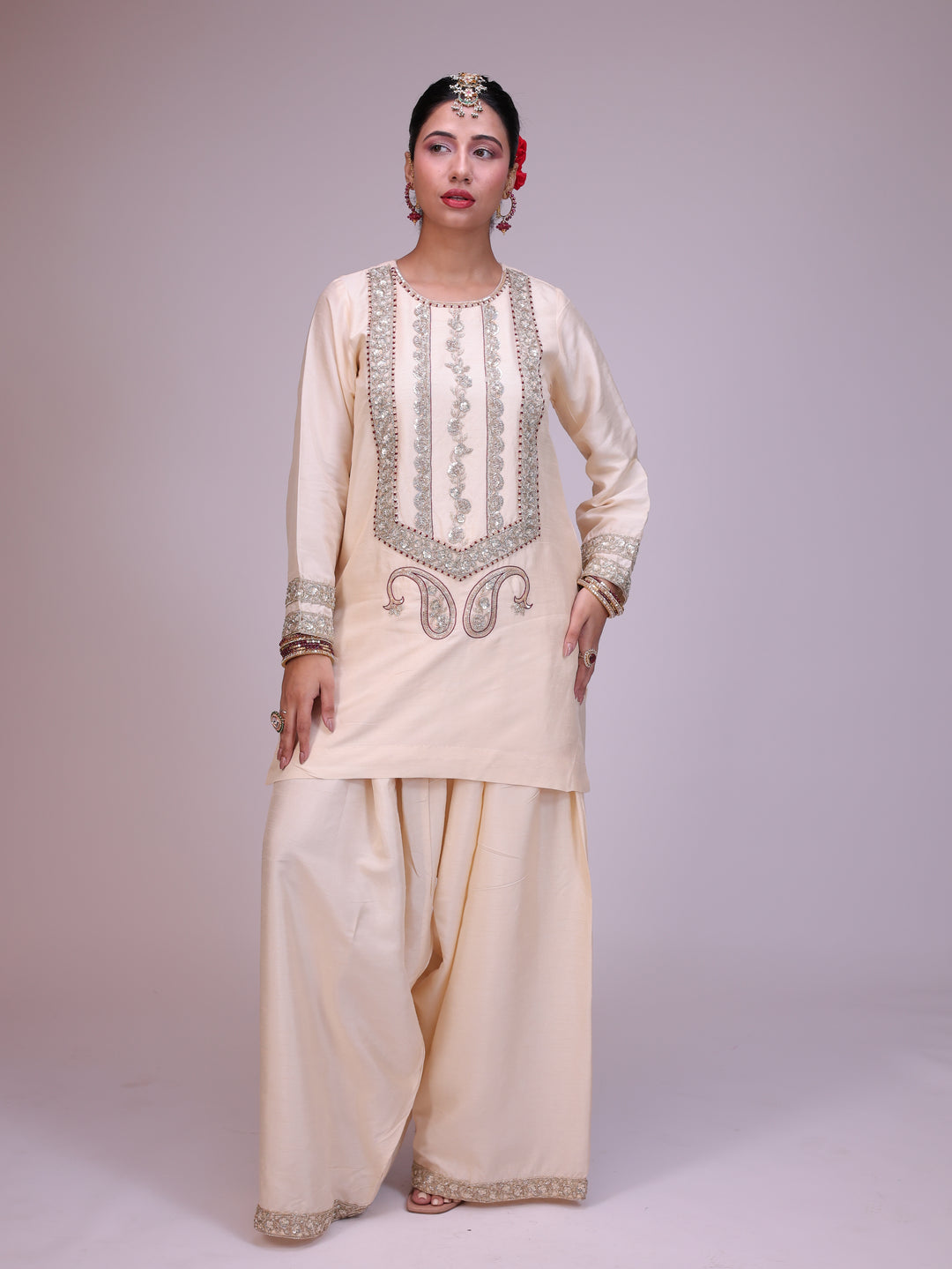 Falak Farshi Kurta