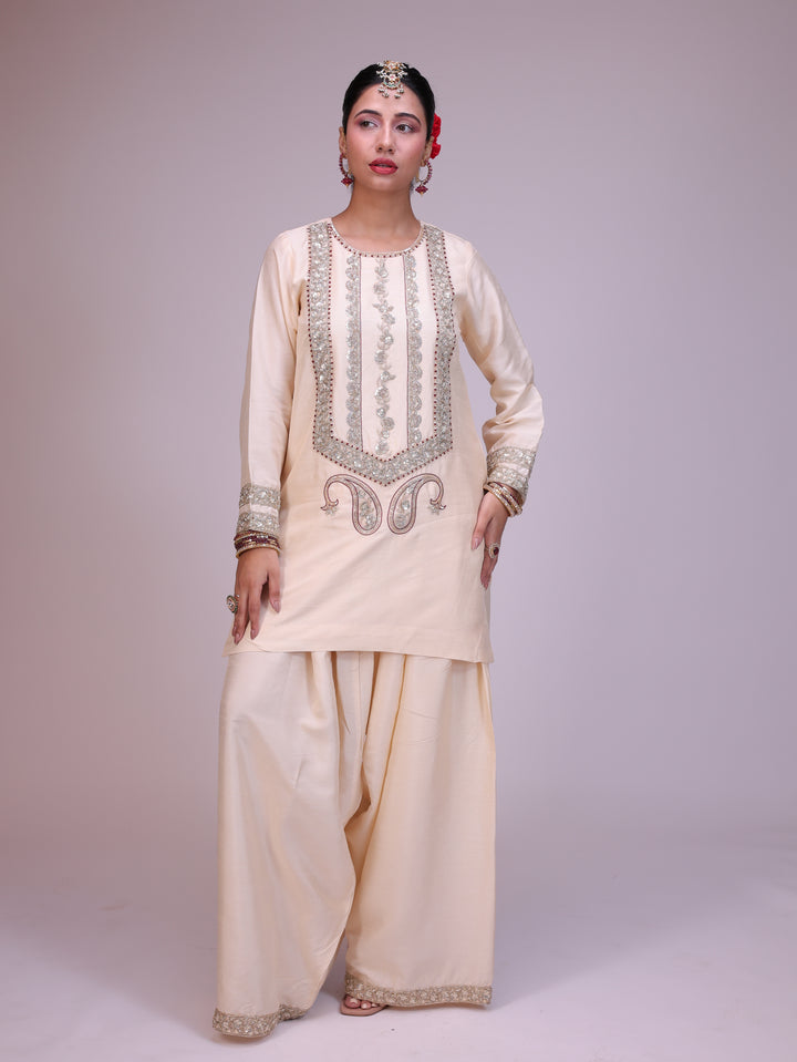 Falak Farshi Kurta