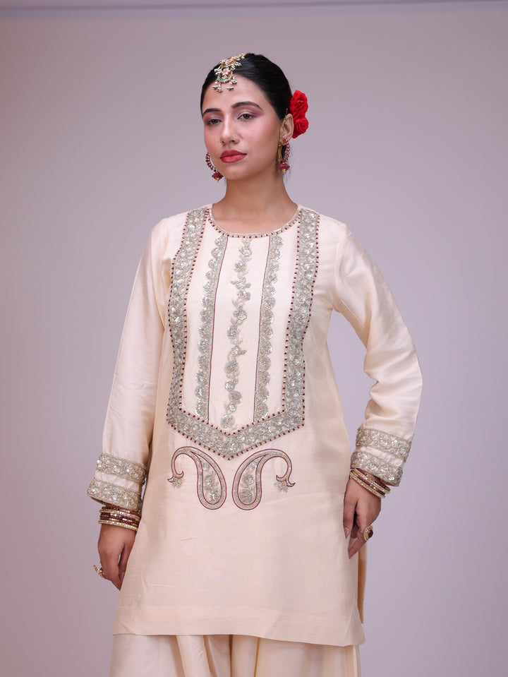 Falak Farshi Kurta